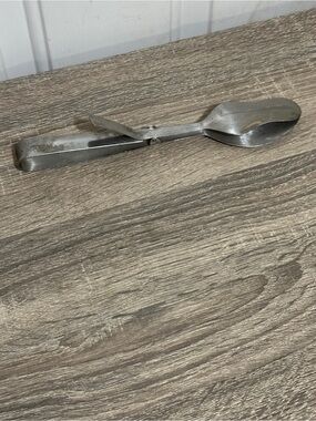 Vintage Viners International Stainless Steel Serving /Salad Tongs
